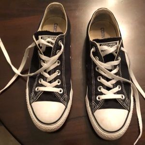 Black, low top Converse